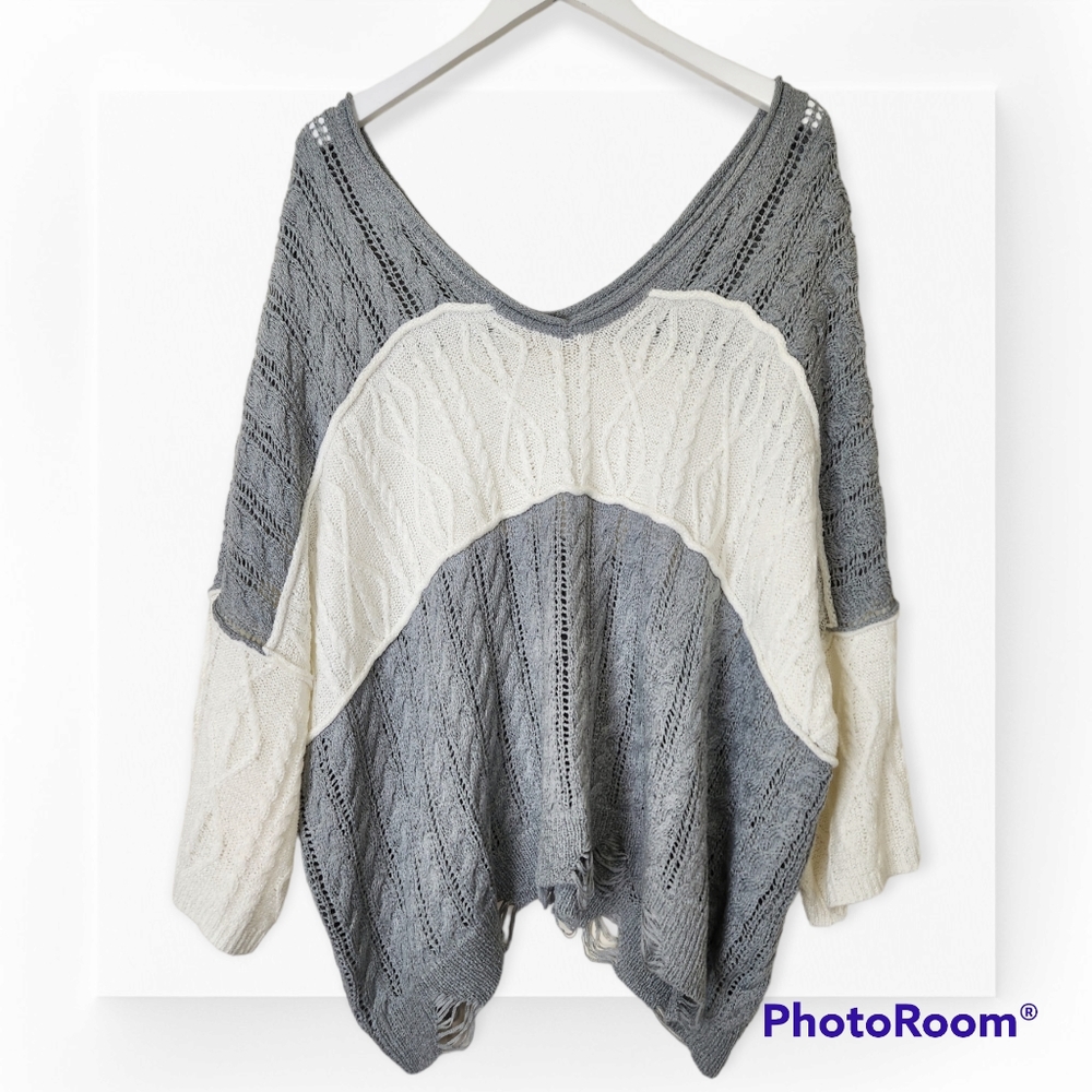 POL Anthropologie Oversized Gray And White Sweater size S
